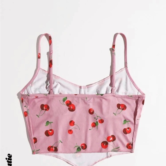 NEW 🍒 TOP - Picture 2 of 2